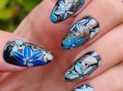 Manicura flores azules juego vestido boho