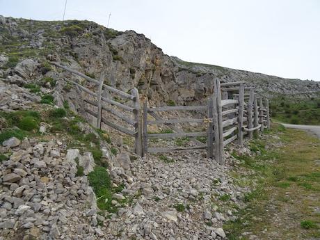 L´Ortigosu-La Cobertoria-La Mozquetona-Peña Escrita (o La Pena la Bizarrera)-Los Veneros