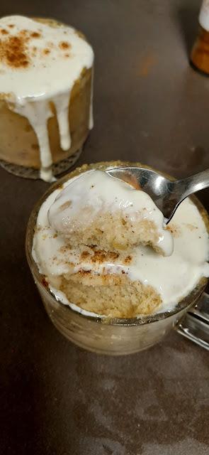 CINNAMON ROLLS EN MUGCAKE