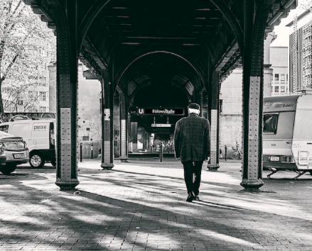 SEPES Atención Domiciliaria examina la soledad de las personas mayores en las fiestas de Navidad