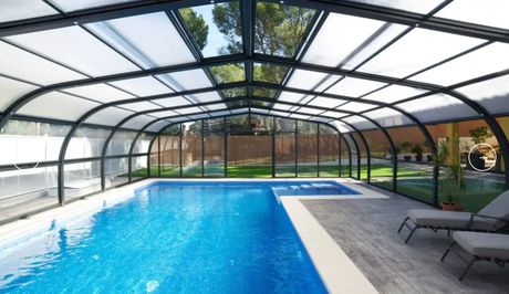 La arquitectura en las cubiertas de piscina