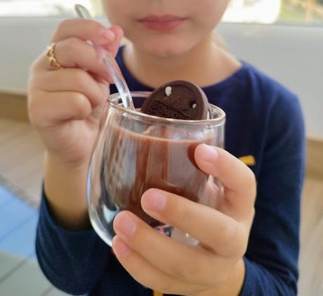 Mousse de chocolate con galletas tipo oreo - Sin leche, sin huevo y sin gluten Mousse de chocolate con galletas tipo oreo - Sin leche, sin huevo y sin gluten