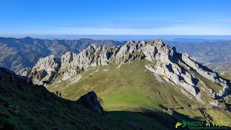 Bajando a la Collada Doñango