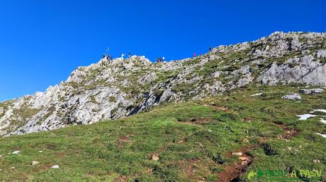 Llegando a Peña Mea
