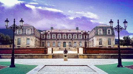 Escuela-Palacio Escuela-Palacio