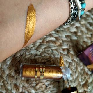 Sombras líquidas BPerfect: Ideas de maquillajes metalizados para navidad. 06