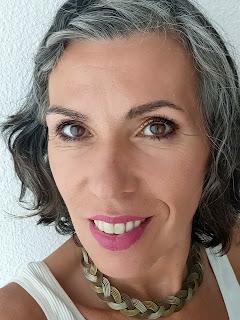 Sombras líquidas BPerfect: Ideas de maquillajes metalizados para navidad. 08