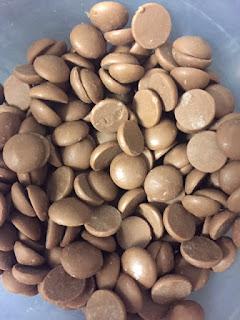 TURRONES DE CHOCOLATE Y DIBUJOS