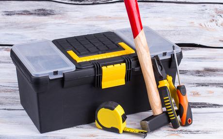 Caja de herramientas - entrega material a los trabajadores