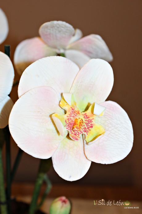 CÓMO HACER UNA ORQUÍDEA CON FONDANT