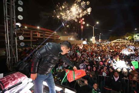 Potosinos disfrutan de las posadas navideñas del Gobierno del Estado