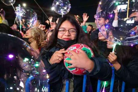 Potosinos disfrutan de las posadas navideñas del Gobierno del Estado