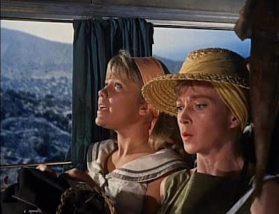 BAHÍA DE LAS ESMERALDAS, LA (THE MOON-SPINNERS) (USA, 1964) Aventuras, Intriga BAHÍA DE LAS ESMERALDAS, LA (THE MOON-SPINNERS) (USA, 1964) Aventuras, Intriga