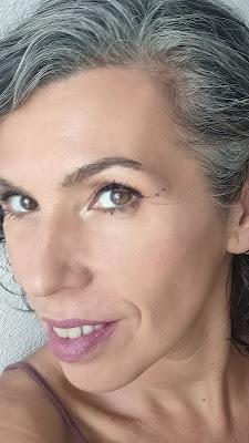 Tendencias de otoño/invierno 2022: Maquillajes con apliques para estas fiestas 07