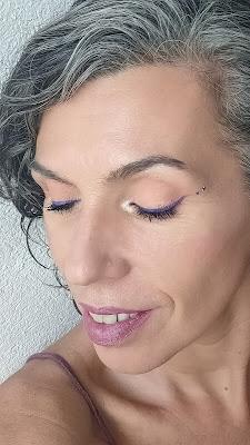 Tendencias de otoño/invierno 2022: Maquillajes con apliques para estas fiestas 06