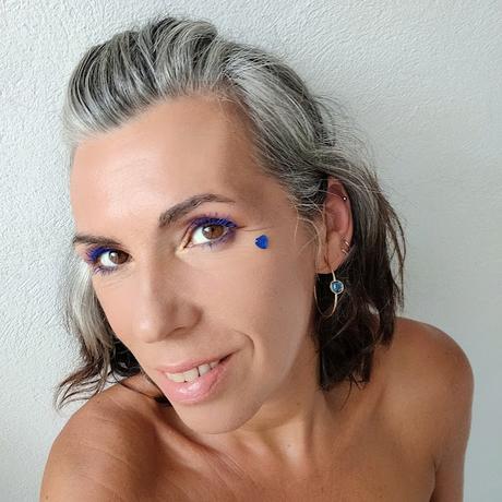 Tendencias de otoño/invierno 2022: Maquillajes con apliques para estas fiestas 14