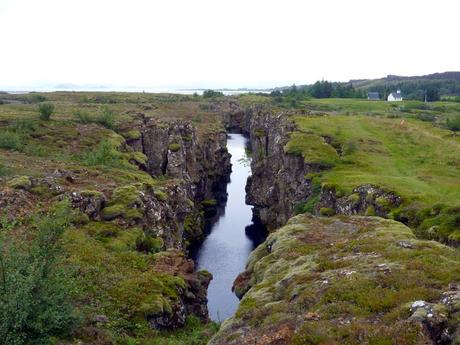 Peningagjá o cañón de los peniques en Thingvellir | Islandia