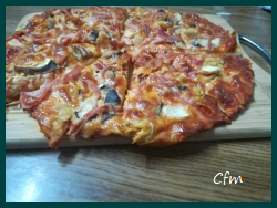 Pizza de bacon y setas