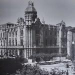 1907:Plaza de Pi Margall presidida por el ayuntamiento y el convento de San Francisco