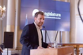 Sesión especial para bajar impuestos