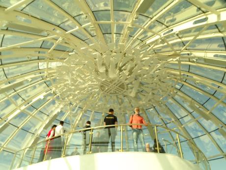 KAZAJISTÁN: NURSULTÁN, UNA CAPITAL DESCOMUNAL KAZAJISTÁN: NURSULTÁN, UNA CAPITAL DESCOMUNAL