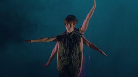 Danza familiar en Barcelona en las fiestas en el Mercat de les Flors