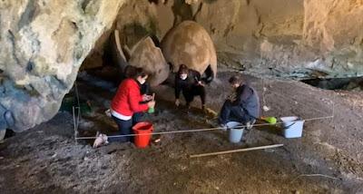 El huevo prehistórico de la cueva de Deba