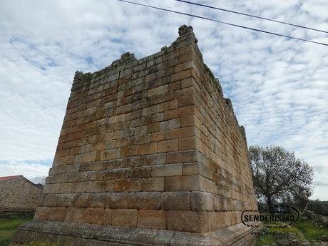 Muralla y Torre de Idanha-a-Velha Muralla y Torre de Idanha-a-Velha