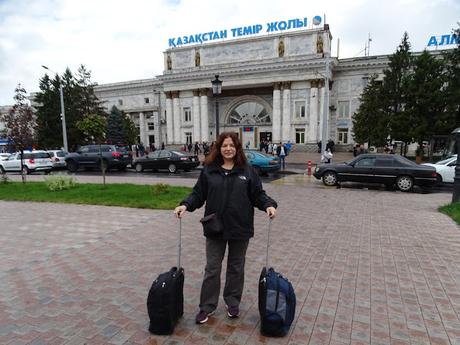 KAZAJISTÁN: ALMATY, LA CIUDAD DE LAS MANZANAS KAZAJISTÁN: ALMATY, LA CIUDAD DE LAS MANZANAS