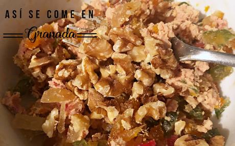 Pollo relleno de frutos secos y escarchados