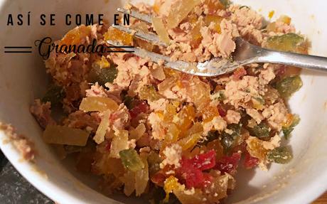 Pollo relleno de frutos secos y escarchados