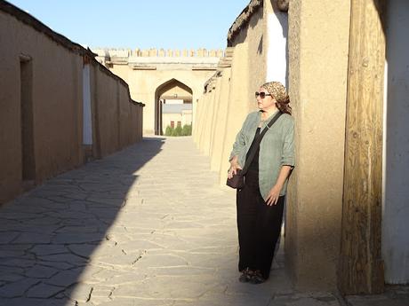 KAZAJISTÁN: EL MAUSOLEO DE KHOJA AHMED YASSAWI EN TURKESTÁN KAZAJISTÁN: EL MAUSOLEO DE KHOJA AHMED YASSAWI EN TURKESTÁN