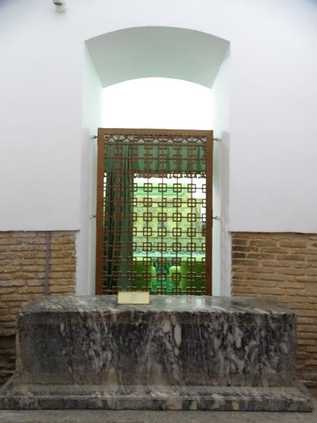 KAZAJISTÁN: EL MAUSOLEO DE KHOJA AHMED YASSAWI EN TURKESTÁN KAZAJISTÁN: EL MAUSOLEO DE KHOJA AHMED YASSAWI EN TURKESTÁN