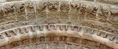 MONASTERIO DE SAN SALVADOR DE LEYRE. Detalle Arquivoltas Porta Speciosa ROMÁNICO EN NAVARRA. MONASTERIO DE SAN SALVADOR DE LEYRE. Detalle Arquivoltas Porta Speciosa