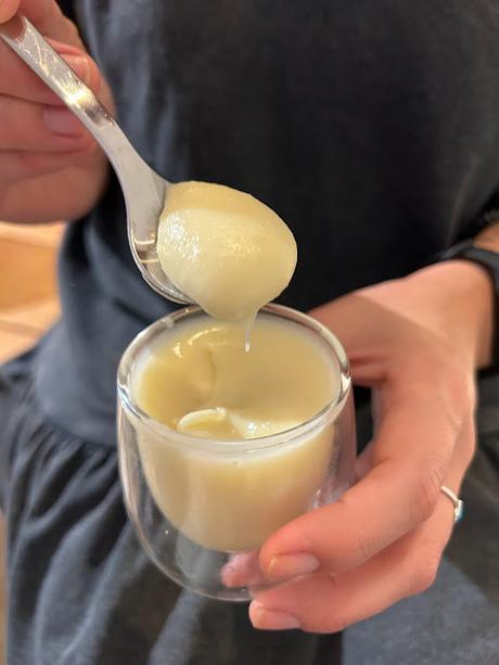 Postre cremoso de chocolate blanco - Vegano y sin gluten Postre cremoso de chocolate blanco - Vegano y sin gluten