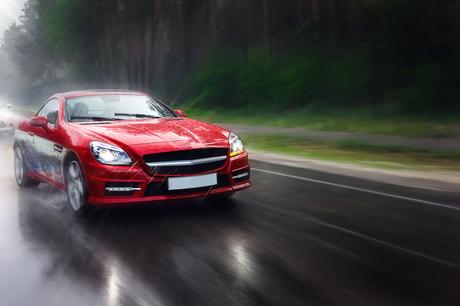 Kecepatan Mobil Sport Di Jalanan