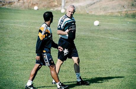 Aragonés protagonizó un rifi-rafe con Romario.