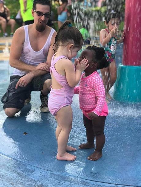 Los políticos, estrellas de lucha libre… La empresa que obligó a sus candidatas a desvestirse. Y desnudos de barrio. Los políticos, estrellas de lucha libre… La empresa que obligó a sus candidatas a desvestirse. Y desnudos de barrio.