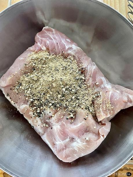 Lomo de cerdo con especias a la sal Lomo de cerdo con especias a la sal