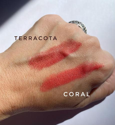 Lip & Blush y perfume Contrastes de Natura Una.