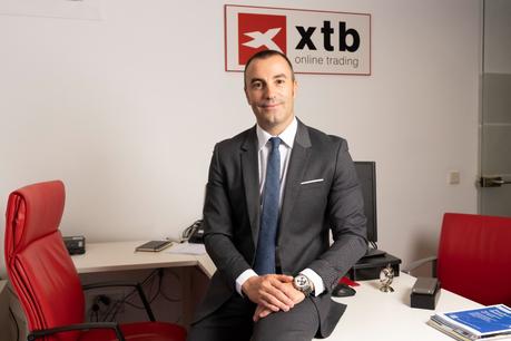 El bróker XTB impulsa la inversión en bolsa al entregar una acción gratis a cada nuevo cliente