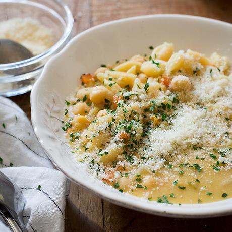 SOPA ITALIANA DE GARBANZOS, VERDURAS Y PASTA