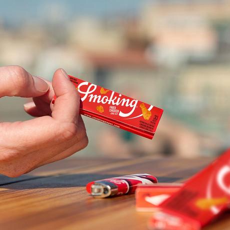 Smoking lanza un librillo con sabor a pollo frito