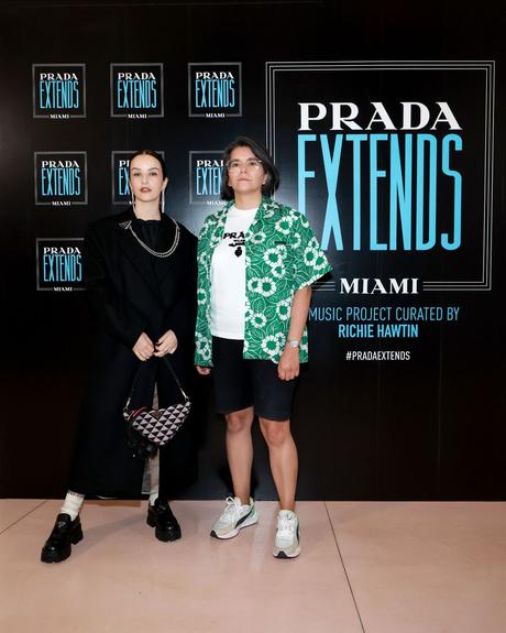 Primera mujer chilena en participar del Prada Extends: La artista digital Paola Olea participó como «VJ» durante evento en Miami 7656372a-3a5d-fd0c-d26a-3fd25394f450