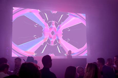 Primera mujer chilena en participar del Prada Extends: La artista digital Paola Olea participó como «VJ» durante evento en Miami 15a9308b-6894-aa20-5796-31189cf24576