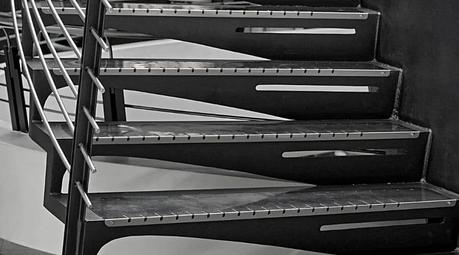 Escaleras flotantes. Diseño Contemporáneos