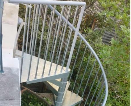 Diseñando espacios en movimiento con escaleras metálicas de exterior Diseñando espacios en movimiento con escaleras metálicas de exterior