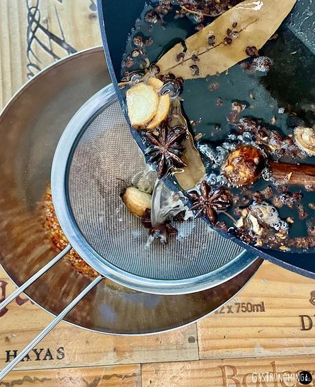 Salsa de aceite picante estilo chino (Chili oil) Salsa de aceite picante estilo chino (Chili oil)