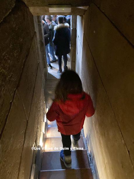 Éric dentro del Templo de Debod