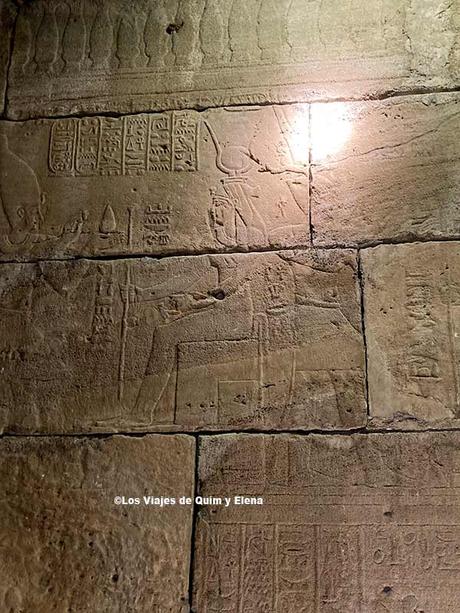 Jeroglíficos dentro del templo
